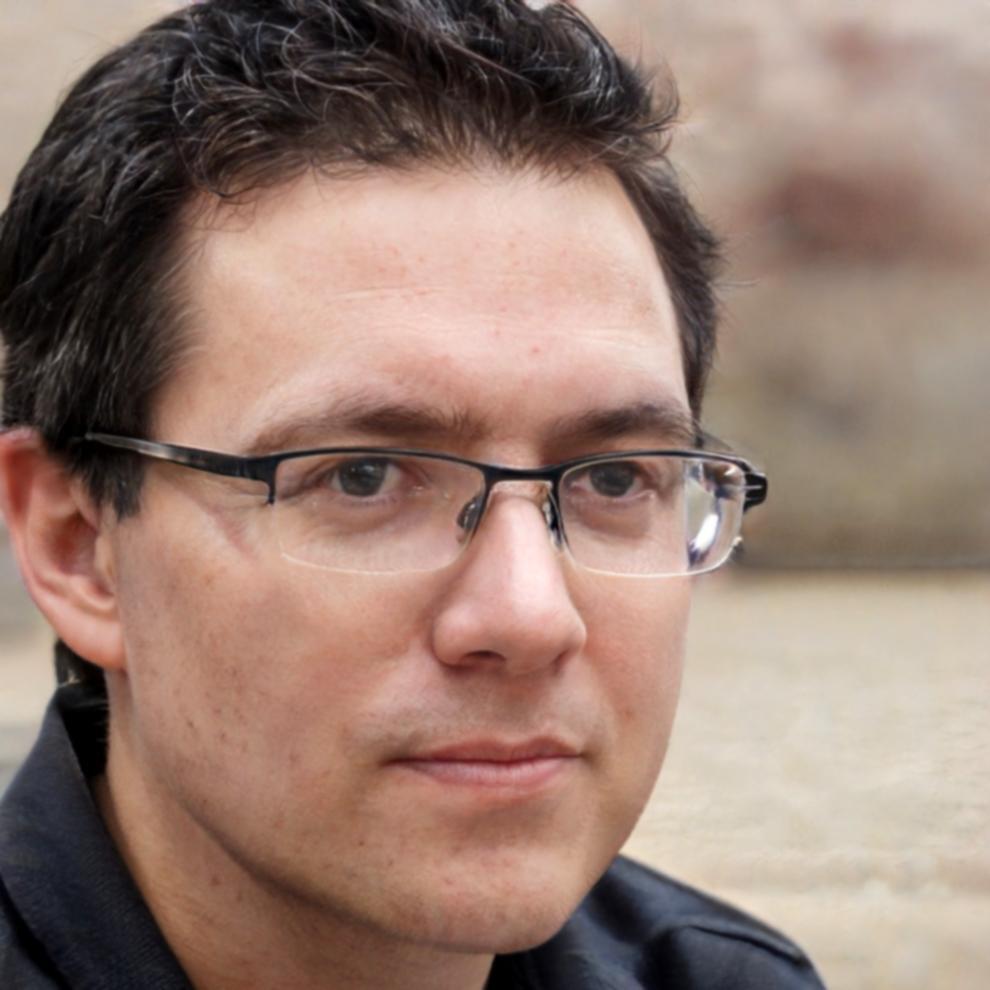 Portrait de Maxence Dubois, consultant en restructuration